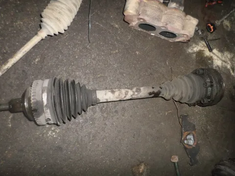 Ημιαξόνιο Εμπρός Αριστερό για VW TRANSPORTER (1997 - 2003) (70X) (T4) Ημιαξόνιο Εμπρός Αριστερό για VW TRANSPORTER (1997 - 2003) (70X) (T4)