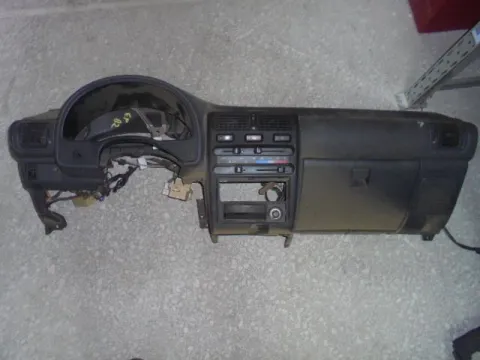 Ταμπλό για TOYOTA STARLET (1990 - 1995) (EP80-2) *ΔΒ* Ταμπλό για TOYOTA STARLET (1990 - 1995) (EP80-2) *ΔΒ*