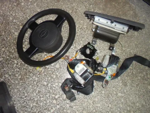 Σετ Αερόσακων Εμπρός (χ.Ταμπλό) για CHEVROLET - DAEWOO MATIZ (2005 - 2010) (M200) *Γ* Σετ Αερόσακων Εμπρός (χ.Ταμπλό) για CHEVROLET - DAEWOO MATIZ (2005 - 2010) (M200) *Γ*