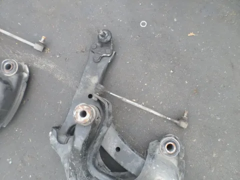 Ψαλίδι Εμπρός Δεξί για TOYOTA AVENSIS (2003 - 2006) (T250) , (2006 - 2008) (T250) Ψαλίδι Εμπρός Δεξί για TOYOTA AVENSIS (2003 - 2006) (T250) , (2006 - 2008) (T250)