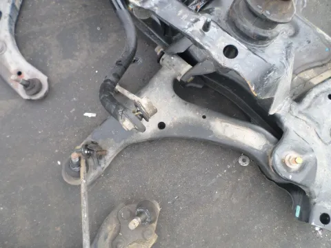 Ψαλίδι Εμπρός Αριστερό για SUZUKI GRAND VITARA (2006 - 2009) (JB) Ψαλίδι Εμπρός Αριστερό για SUZUKI GRAND VITARA (2006 - 2009) (JB)