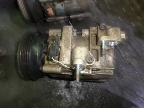 Συμπιεστής A-C (Κομπρέσορας) για HYUNDAI SANTA FE (2000 - 2004) (SM) Συμπιεστής A-C (Κομπρέσορας) για HYUNDAI SANTA FE (2000 - 2004) (SM)