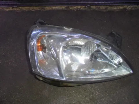 Φανάρι Εμπρός Δεξί για OPEL CORSA (2004 - 2006) C Hatchback - 3dr , Mini Van , Ηatchback - 5dr Φανάρι Εμπρός Δεξί για OPEL CORSA (2004 - 2006) C Hatchback - 3dr , Mini Van , Ηatchback - 5dr