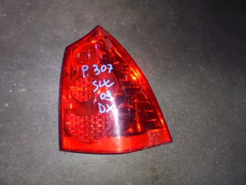 Φανάρι Πίσω Δεξί για PEUGEOT 307 (2005 - 2008) S-Wagon - 5dr Φανάρι Πίσω Δεξί για PEUGEOT 307 (2005 - 2008) S-Wagon - 5dr