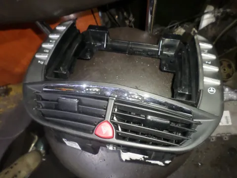 Κονσόλα για LANCIA DELTA (2013 -) Κονσόλα για LANCIA DELTA (2013 -)