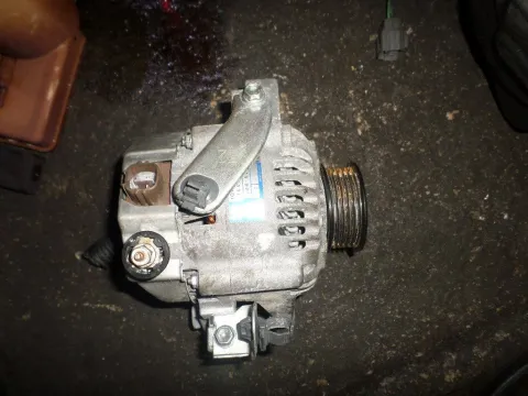 Δυναμό - Εναλλάκτης για TOYOTA IQ (2009 - ) (AJ1) 1000 (1KR-FE) petrol 68 (KGJ10) Δυναμό - Εναλλάκτης για TOYOTA IQ (2009 - ) (AJ1) 1000 (1KR-FE) petrol 68 (KGJ10)
