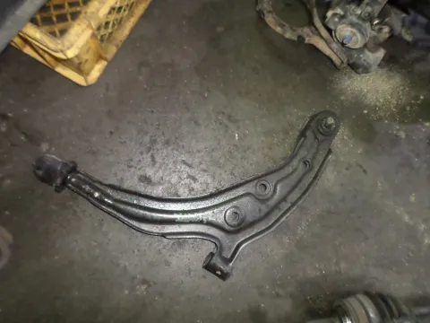 Ψαλίδι Εμπρός Αριστερό για NISSAN MICRA (2000 - 2003) (K11) Ψαλίδι Εμπρός Αριστερό για NISSAN MICRA (2000 - 2003) (K11)