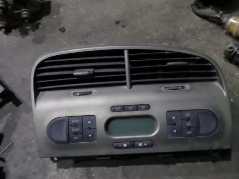 Χειριστήρια Καλοριφέρ για SEAT ALTEA (2004 - 2008) (5P) Χειριστήρια Καλοριφέρ για SEAT ALTEA (2004 - 2008) (5P)
