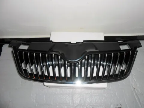 Μάσκα Χρώμιο/Μαύρη για SKODA FABIA (2011 - 2014) ( ) Ημιτασιόν Μάσκα Χρώμιο/Μαύρη για SKODA FABIA (2011 - 2014) ( ) Ημιτασιόν
