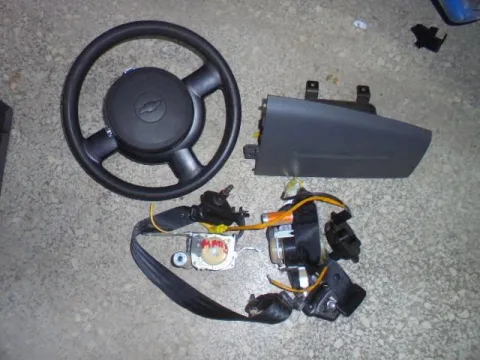 Σετ Αερόσακων Εμπρός (χ.Ταμπλό) για CHEVROLET - DAEWOO MATIZ (2005 - 2010) (M200) *Γ* Σετ Αερόσακων Εμπρός (χ.Ταμπλό) για CHEVROLET - DAEWOO MATIZ (2005 - 2010) (M200) *Γ*