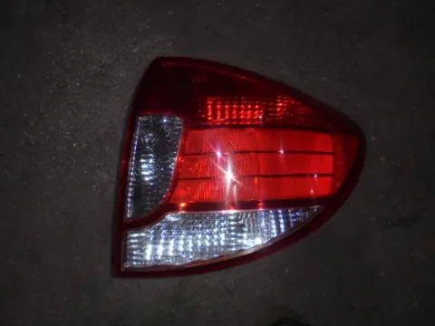 Φανάρι Πίσω Δεξί (ΛΕΥΚΟ ΦΛΑΣ) για KIA RIO (1999 - 2002) (DC) , (2002 - 2005) (DC) Φανάρι Πίσω Δεξί (ΛΕΥΚΟ ΦΛΑΣ) για KIA RIO (1999 - 2002) (DC) , (2002 - 2005) (DC)