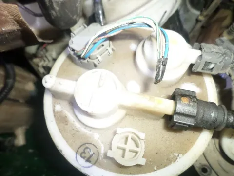 Αντλία Καυσίμου (Τρόμπα Βενζίνης) για TOYOTA AVENSIS (2003 - 2006) (T250) Αντλία Καυσίμου (Τρόμπα Βενζίνης) για TOYOTA AVENSIS (2003 - 2006) (T250)