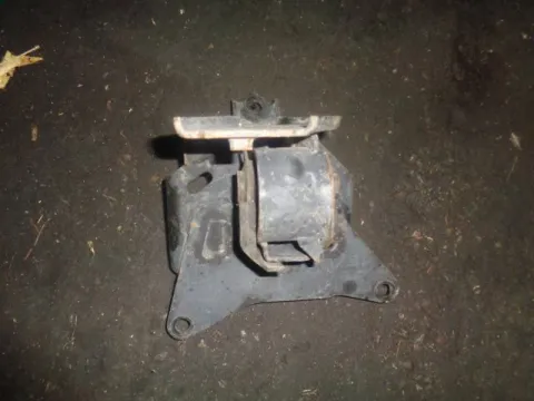 Βάση Σασμάν Αριστερή για TOYOTA YARIS (2009 - 2012) (XP90) Βάση Σασμάν Αριστερή για TOYOTA YARIS (2009 - 2012) (XP90)