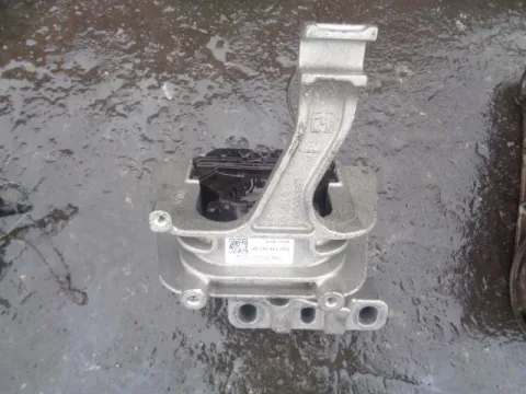Βάση Μηχανής Δεξιά για SEAT LEON (2009 - 2013) (1P) Βάση Μηχανής Δεξιά για SEAT LEON (2009 - 2013) (1P)