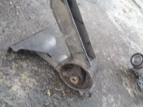 Βάση Κρεμαγιέρας Μεσαία για SUZUKI SWIFT (2006 - 2008) (RS) , (2008 - 2011) (RS) Βάση Κρεμαγιέρας Μεσαία για SUZUKI SWIFT (2006 - 2008) (RS) , (2008 - 2011) (RS)