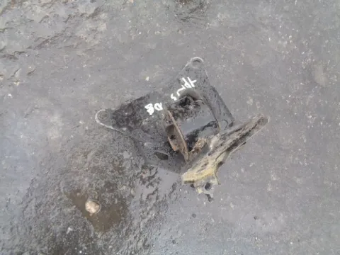 Βάση Σασμάν Αριστερή για TOYOTA YARIS (2006 - 2009) (KL9) Βάση Σασμάν Αριστερή για TOYOTA YARIS (2006 - 2009) (KL9)