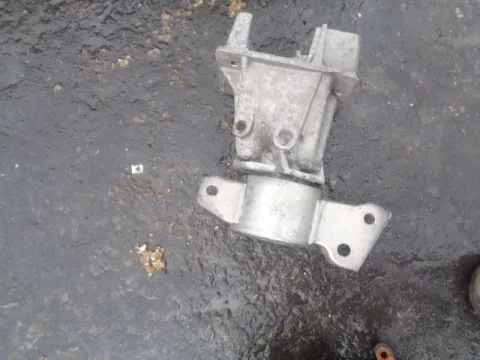 Βάση Μηχανής Δεξια για OPEL CORSA (2006 - 2011) D , (2011 - 2014) D Βάση Μηχανής Δεξια για OPEL CORSA (2006 - 2011) D , (2011 - 2014) D