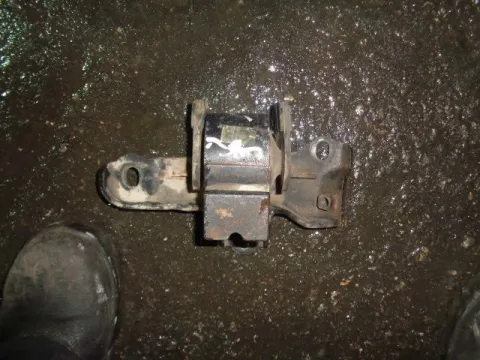 Βάση Σασμάν Αριστερή για TOYOTA COROLLA (2004 - 2007) (E120) Βάση Σασμάν Αριστερή για TOYOTA COROLLA (2004 - 2007) (E120)