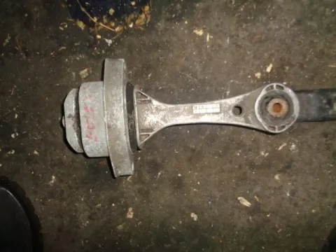 Βάση Κιβωτίου (Σασμάν) Μεσαία για VW GOLF (1998 - 2004) Mk4 (1J1) Βάση Κιβωτίου (Σασμάν) Μεσαία για VW GOLF (1998 - 2004) Mk4 (1J1)
