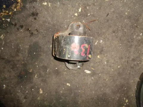 Βάση Κιβωτίου (Σασμάν) Μεσαία για HYUNDAI i30 (2007 - 2012) Βάση Κιβωτίου (Σασμάν) Μεσαία για HYUNDAI i30 (2007 - 2012)
