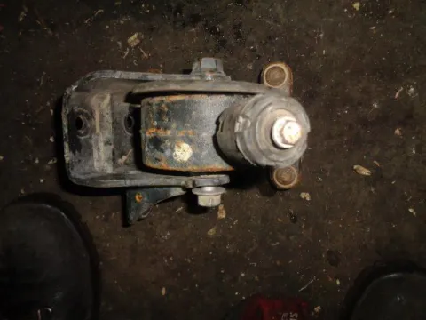 Βάση Κιβωτίου (Σασμάν) Μεσαία για TOYOTA RAV-4 (2000 - 2004) (XA20) Βάση Κιβωτίου (Σασμάν) Μεσαία για TOYOTA RAV-4 (2000 - 2004) (XA20)
