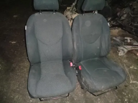 Καθίσματα εμπρος με αεροσακο για TOYOTA RAV-4 (2006 - 2009) (XA30)  Α Καθίσματα εμπρος με αεροσακο για TOYOTA RAV-4 (2006 - 2009) (XA30)  Α