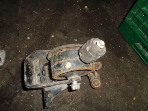 Βάση Μεσαία Κρεμαγιέραs για TOYOTA RAV-4 (2000 - 2004) (XA20) , (2004 - 2005) (XA20) Βάση Μεσαία Κρεμαγιέραs για TOYOTA RAV-4 (2000 - 2004) (XA20) , (2004 - 2005) (XA20)