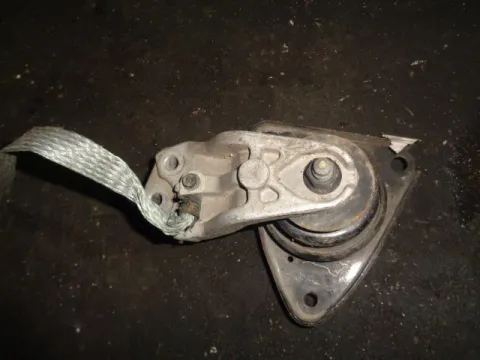 Βάση Μηχανής Δεξιά για HYUNDAI i30 (2007 - 2012) Βάση Μηχανής Δεξιά για HYUNDAI i30 (2007 - 2012)