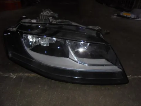 Φανάρι Εμπρός Δεξί για AUDI A4 (2008 - 2011) (8K) Φανάρι Εμπρός Δεξί για AUDI A4 (2008 - 2011) (8K)