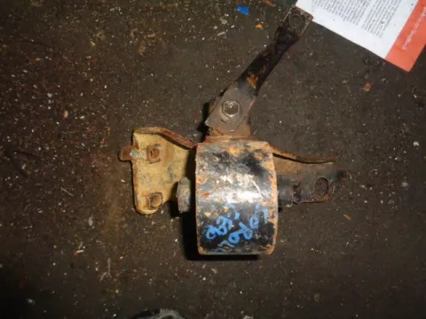 Βάση Κιβωτίου Ταχυτήτων Δεξιά για TOYOTA COROLLA (1987 - 1992) (EE90) Βάση Κιβωτίου Ταχυτήτων Δεξιά για TOYOTA COROLLA (1987 - 1992) (EE90)