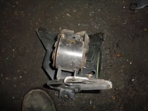 Βάση Κιβωτίου Ταχυτήτων Αριστερή για TOYOTA YARIS (2012 - 2014) ( ) Βάση Κιβωτίου Ταχυτήτων Αριστερή για TOYOTA YARIS (2012 - 2014) ( )