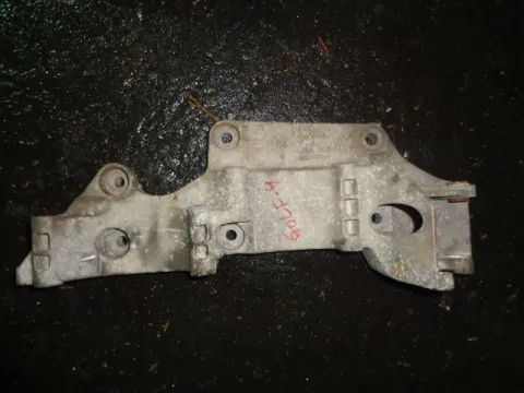 Βάση Συμπιεστή A-C(Κομπρέσορα) για VW GOLF (1998 - 2004) Mk4 (1J1) Βάση Συμπιεστή A-C(Κομπρέσορα) για VW GOLF (1998 - 2004) Mk4 (1J1)