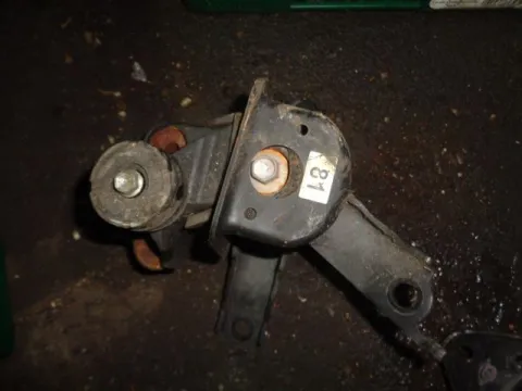 Βάση Μηχανής Δεξιά για TOYOTA YARIS (2006 - 2009) (KL9) Βάση Μηχανής Δεξιά για TOYOTA YARIS (2006 - 2009) (KL9)