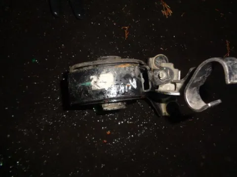 Βάση Μεσαία Κρεμαγιέραs για TOYOTA AURIS (2007 - 2009) E150 Βάση Μεσαία Κρεμαγιέραs για TOYOTA AURIS (2007 - 2009) E150