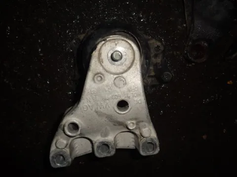 Βάση Μηχανής Δεξιά για VW POLO (2002 - 2005) (9N) Βάση Μηχανής Δεξιά για VW POLO (2002 - 2005) (9N)