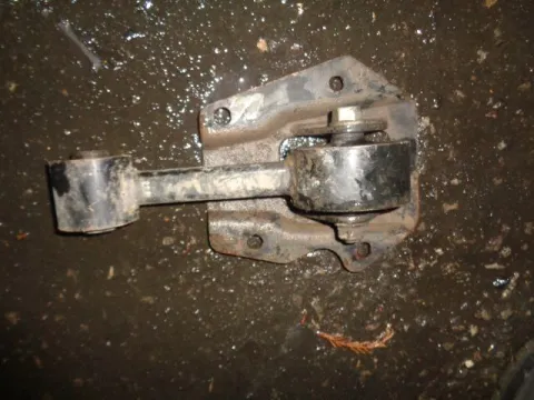 Βάση Κιβωτίου Ταχυτήτων Μεσαία για HYUNDAI GETZ (2002 - 2005) (TB) , (2006 - 2009 ) (TB) Βάση Κιβωτίου Ταχυτήτων Μεσαία για HYUNDAI GETZ (2002 - 2005) (TB) , (2006 - 2009 ) (TB)
