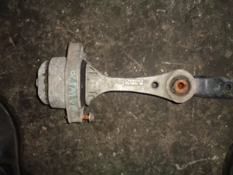 Βάση Κιβωτίου Ταχυτήτων Μεσαία για SKODA OCTAVIA (2000 - 2008) 4 (1U2-5) Βάση Κιβωτίου Ταχυτήτων Μεσαία για SKODA OCTAVIA (2000 - 2008) 4 (1U2-5)
