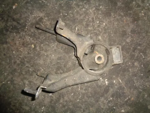 Βάση Μεσαία Κρεμαγιέραs για TOYOTA COROLLA (2002 - 2004) (E120) Βάση Μεσαία Κρεμαγιέραs για TOYOTA COROLLA (2002 - 2004) (E120)