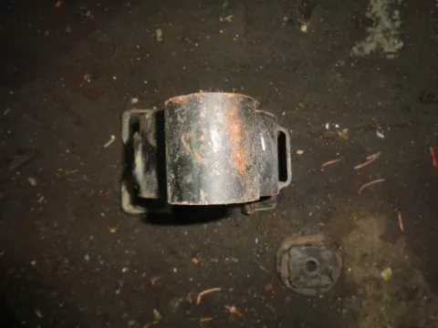 Βάση Κρεμαγιέραs Μεσαία για HYUNDAI i30 (2007 - 2012) Βάση Κρεμαγιέραs Μεσαία για HYUNDAI i30 (2007 - 2012)