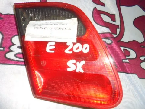 Φανάρι Πίσω Αριστερό Καπού για MERCEDES E - CLASS (1999 - 2002) (W210) Sedan - 4dr Φανάρι Πίσω Αριστερό Καπού για MERCEDES E - CLASS (1999 - 2002) (W210) Sedan - 4dr