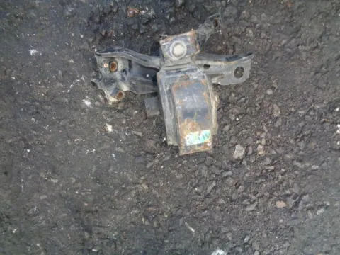 Βάση Κιβωτίου Ταχυτήτων Αριστερή για TOYOTA COROLLA (1992 - 1997) (AE100) Βάση Κιβωτίου Ταχυτήτων Αριστερή για TOYOTA COROLLA (1992 - 1997) (AE100)