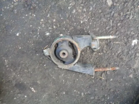 Βάση Μεσαία Κρεμαγιέραs για TOYOTA YARIS (2006 - 2009) (KL9) Βάση Μεσαία Κρεμαγιέραs για TOYOTA YARIS (2006 - 2009) (KL9)