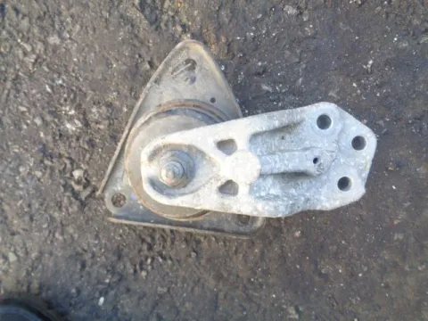 Βάση Μηχανής Δεξιά για HYUNDAI i30 (2007 - 2012) Βάση Μηχανής Δεξιά για HYUNDAI i30 (2007 - 2012)