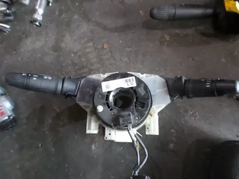 Διακόπτης Φώτων-Φλάς για NISSAN TIIDA (2007 - 2011) (C11) Διακόπτης Φώτων-Φλάς για NISSAN TIIDA (2007 - 2011) (C11)
