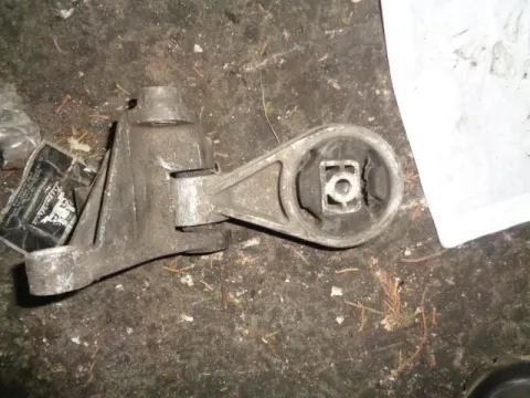 Βάση Κιβωτίου Ταχυτήτων Μεσαία για FORD FOCUS (2002 - 2004) Mk1b Βάση Κιβωτίου Ταχυτήτων Μεσαία για FORD FOCUS (2002 - 2004) Mk1b