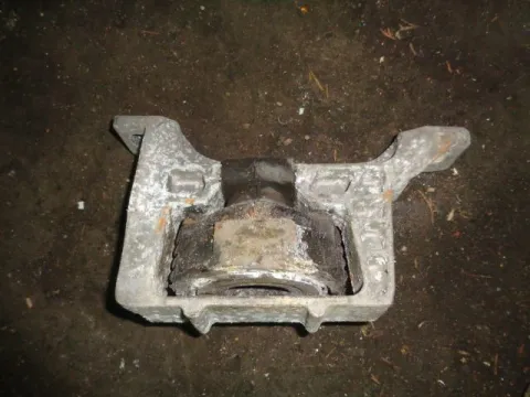 Βάση Μηχανής Δεξιά για FORD FOCUS (2011 - ) () Βάση Μηχανής Δεξιά για FORD FOCUS (2011 - ) ()
