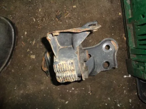 Βάση Κιβωτίου Ταχυτήτων Αριστερή για TOYOTA AVENSIS (2009 - 2012) (T270) Βάση Κιβωτίου Ταχυτήτων Αριστερή για TOYOTA AVENSIS (2009 - 2012) (T270)