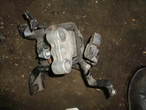 Βάση Μηχανής Δεξιά για TOYOTA AVENSIS (2006 - 2008) (T250) Βάση Μηχανής Δεξιά για TOYOTA AVENSIS (2006 - 2008) (T250)