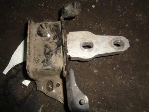 Βάση Κιβωτίου Ταχυτήτων Αριστερή για FORD FIESTA (2008 - 2012) Mk6 (JA8) Βάση Κιβωτίου Ταχυτήτων Αριστερή για FORD FIESTA (2008 - 2012) Mk6 (JA8)