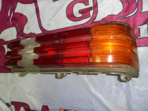 Φανάρι Πίσω Δεξί Ραγισμένο για MERCEDES E - CLASS (1976 - 1982) (W123) Sedan - 4dr
